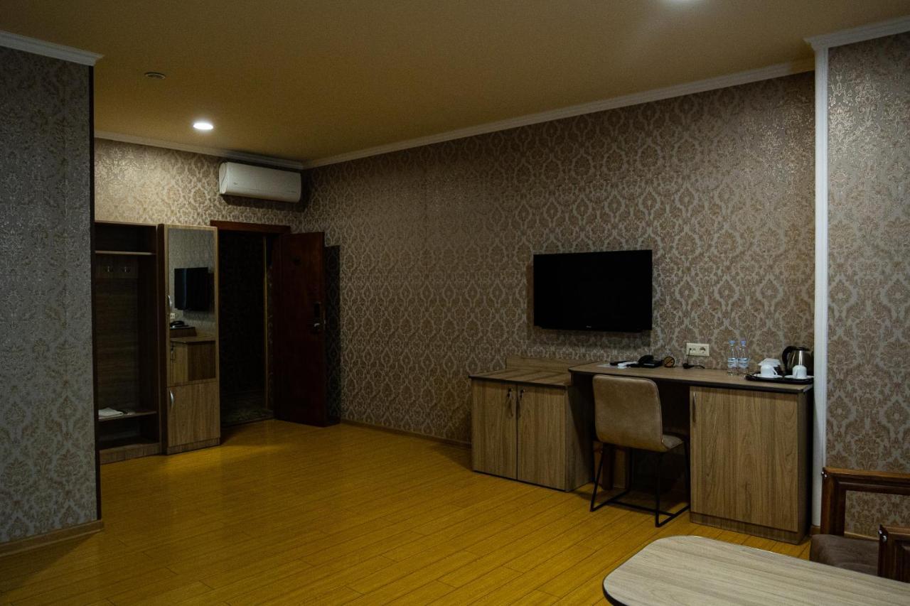 Inga Hotel เยเรวาน ภายนอก รูปภาพ