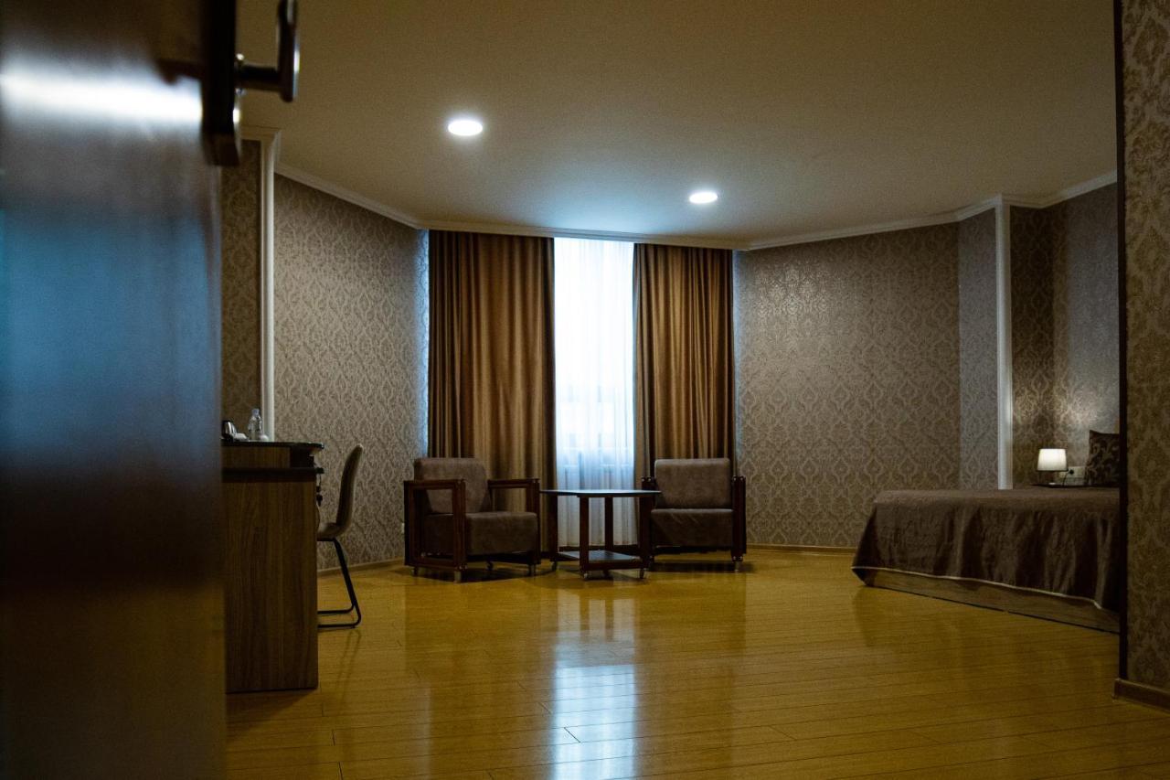 Inga Hotel เยเรวาน ภายนอก รูปภาพ
