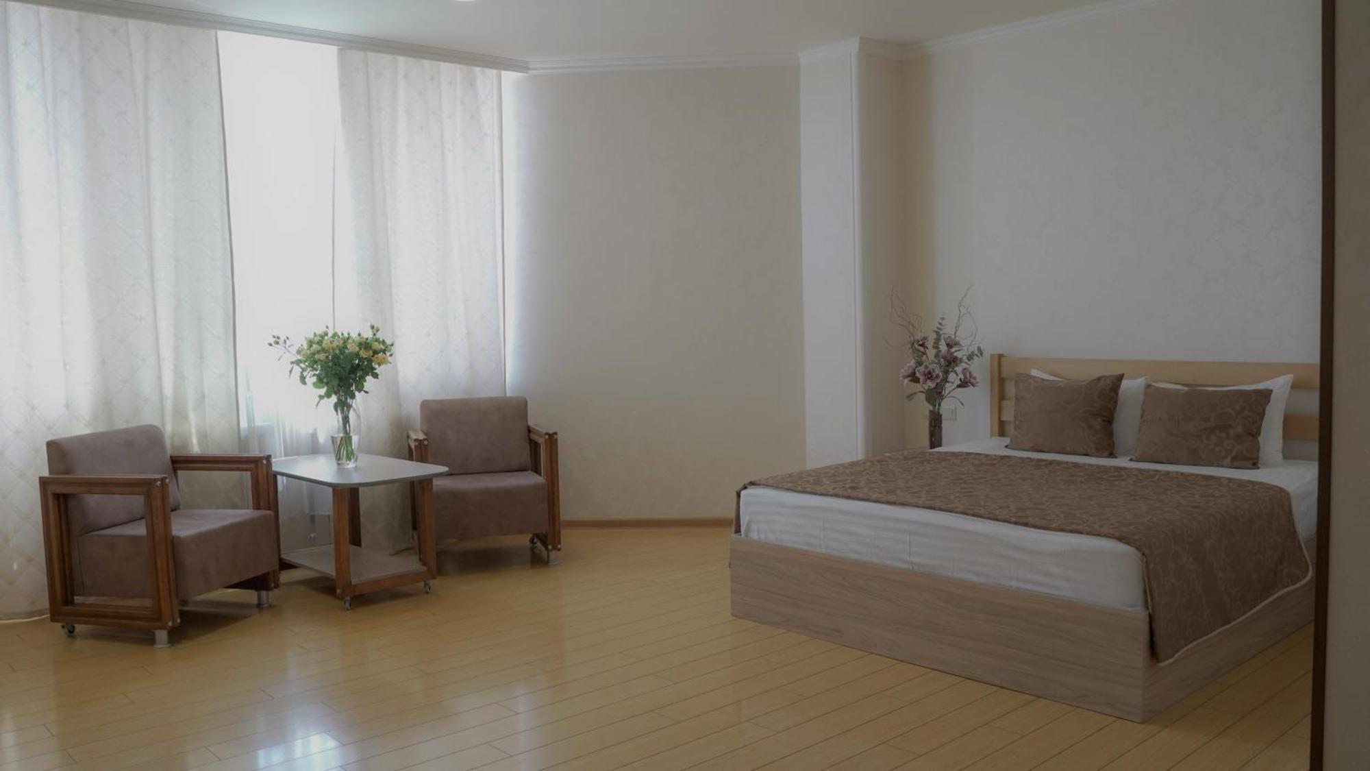 Inga Hotel เยเรวาน ภายนอก รูปภาพ