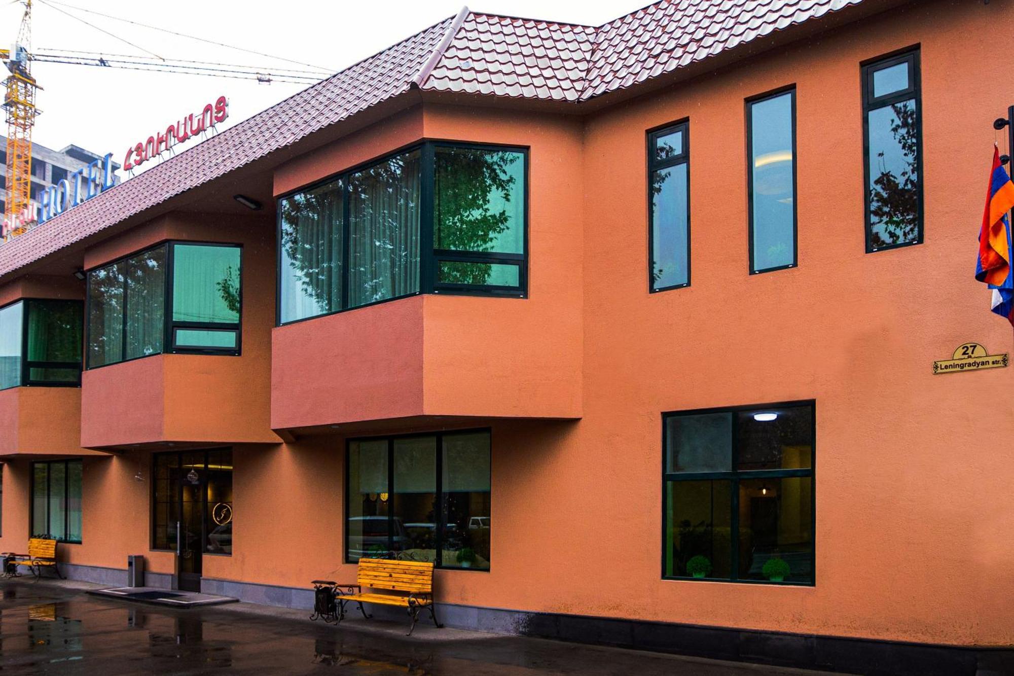Inga Hotel เยเรวาน ภายนอก รูปภาพ